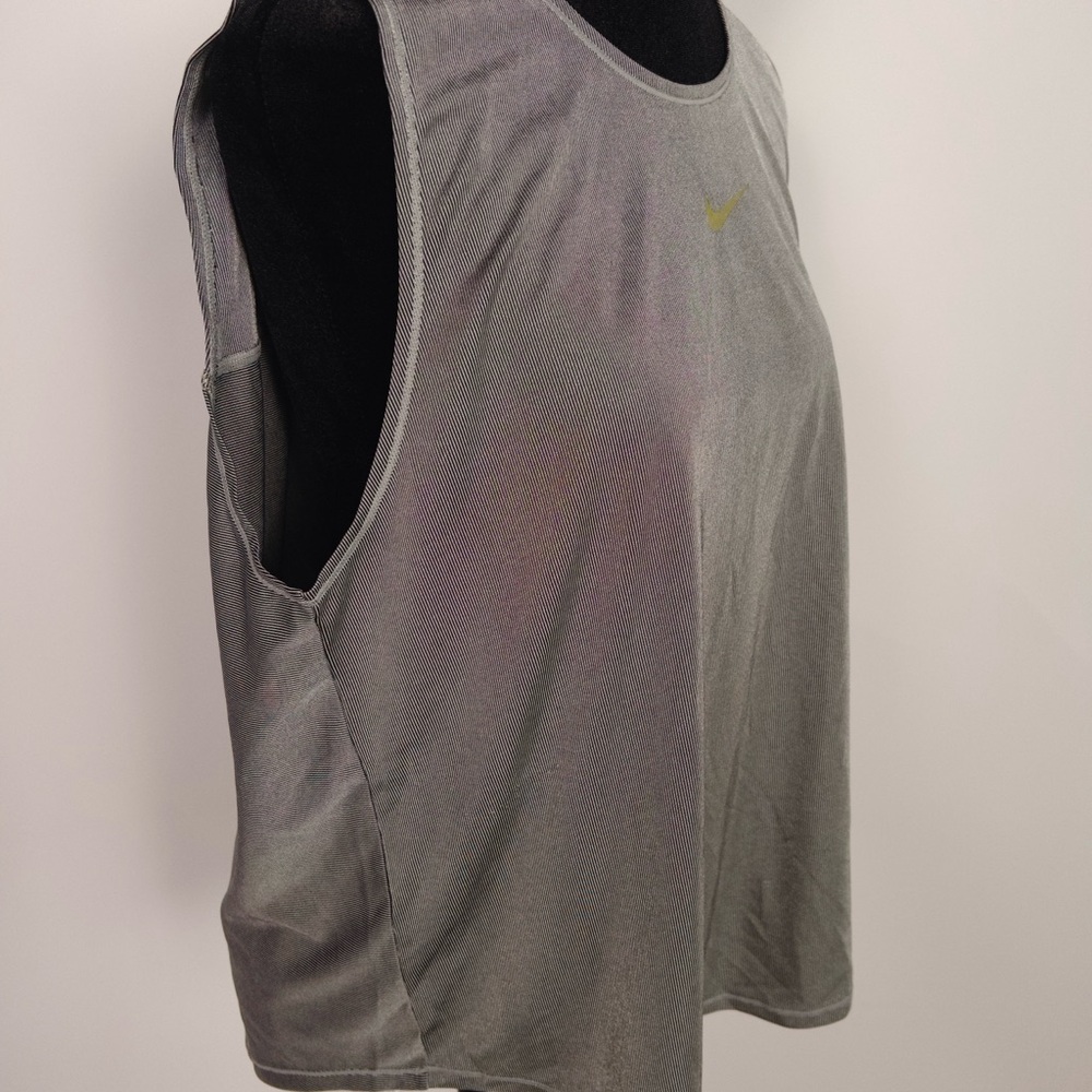Nike Dri Fit Tank Size XL - Picture 2 of 6